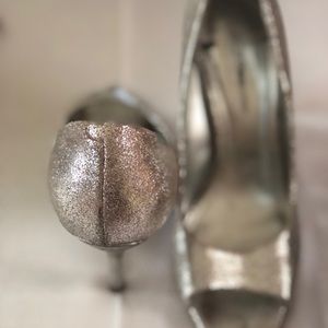 BCBG size 7 evening shoes.